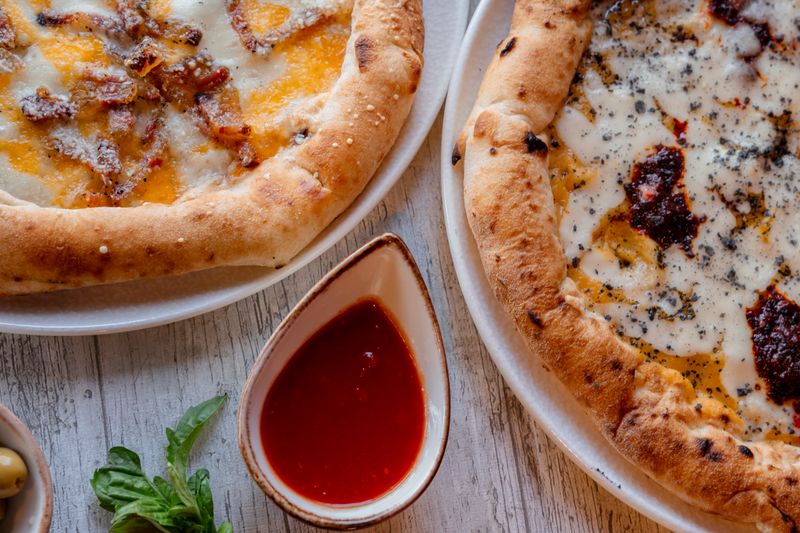 Garlic breadsticks with marinara dipping sauce